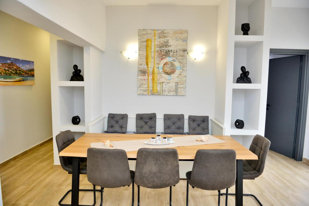 Exquisite 4-Bedroom Prestige Apartment Rhodes City エクステリア 写真