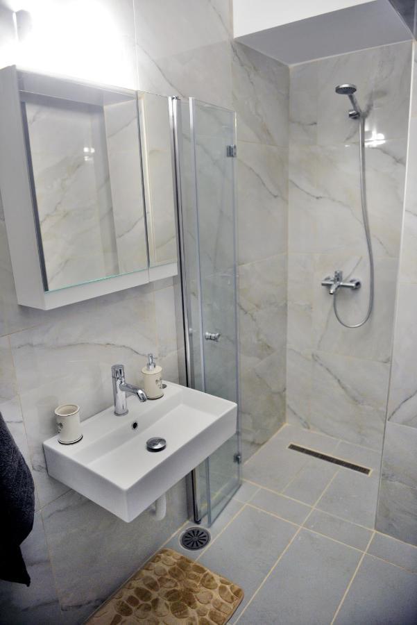 Exquisite 4-Bedroom Prestige Apartment Rhodes City エクステリア 写真