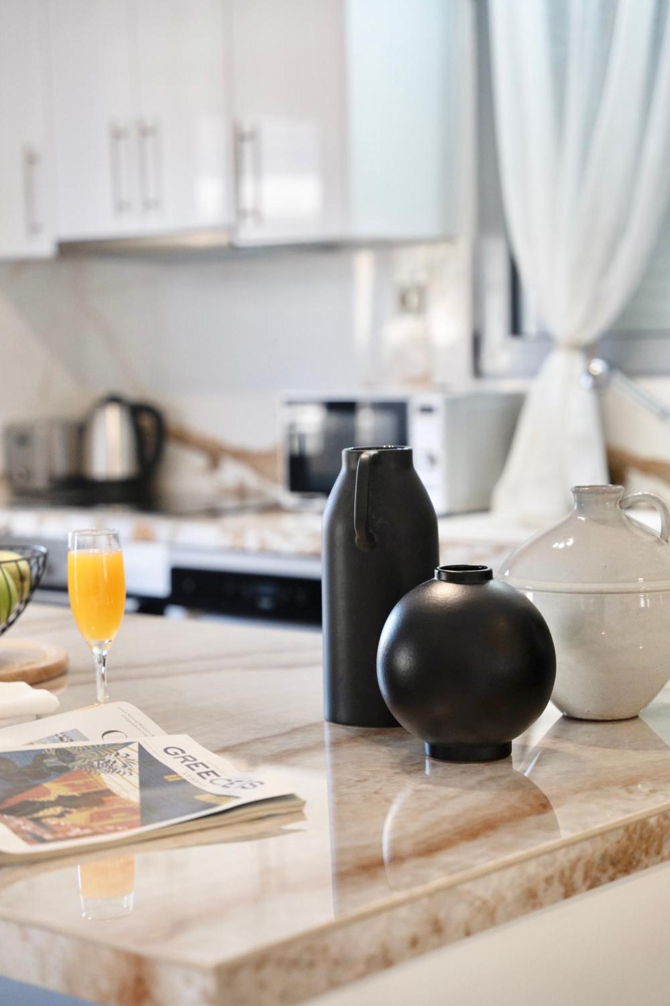 Exquisite 4-Bedroom Prestige Apartment Rhodes City エクステリア 写真