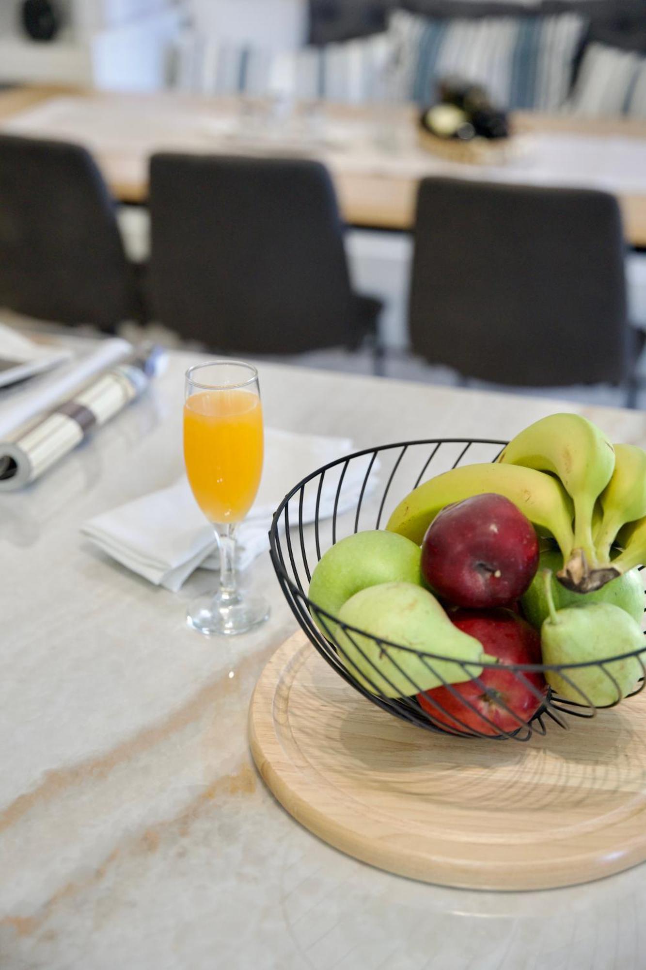 Exquisite 4-Bedroom Prestige Apartment Rhodes City エクステリア 写真