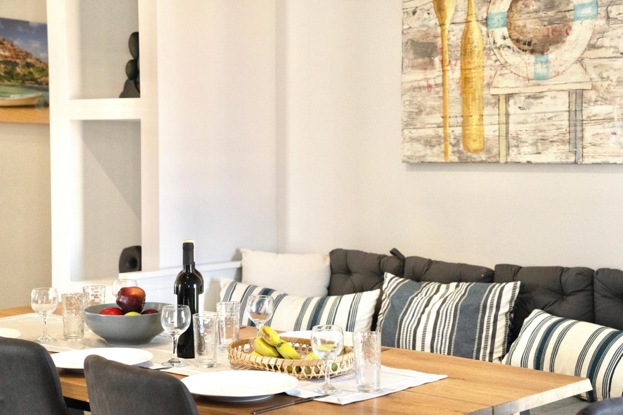 Exquisite 4-Bedroom Prestige Apartment Rhodes City エクステリア 写真