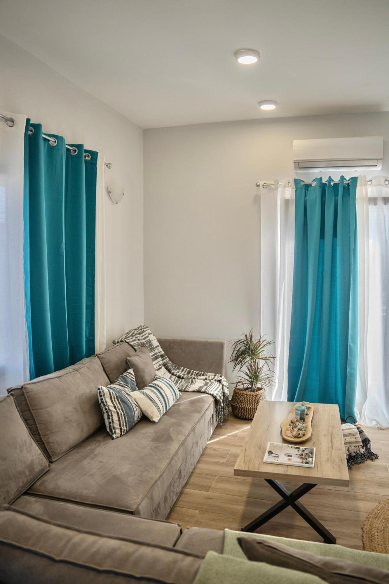 Exquisite 4-Bedroom Prestige Apartment Rhodes City エクステリア 写真